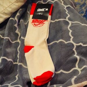 5 For 25.00/Ghost Red and White Casual Crew Socks, NWT